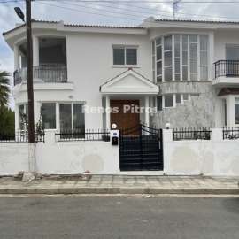 4 BED HOUSE TO RENT
